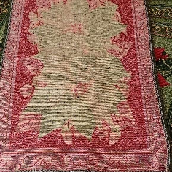 Set of 4 Christmas Placemats Tapestry Poinsettia Design Red and Green - Picture 5 of 5